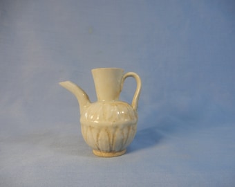 A small Chinese antique Qingbai ceramic ewer Southern Song Dynasty 960-1279 rr