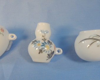 Vintage ceramic bird cage feeders water seed cups set of 3 hand painted mid 20th Century unused from old stock