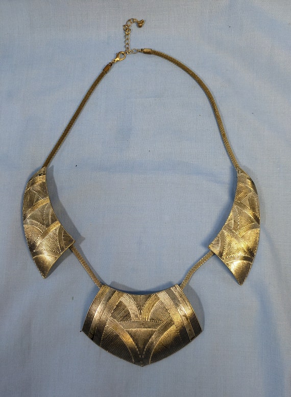 20 世紀中頃に手作りされたヴィンテージの「チベットシルバー」部族の