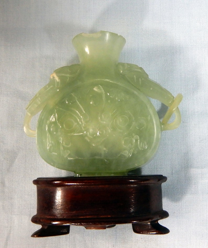 Antique Chinese Xui Jade vase with carving wood stand circa 1950s used image 4