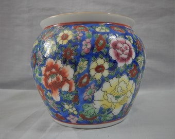 Vintage Chinese Canton export porcelain famille rose vase jar circa 1950s rr