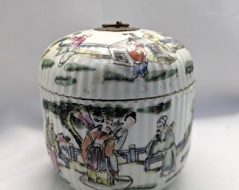 Chinese porcelain Tongzhi lidded ginger jar hand painted
