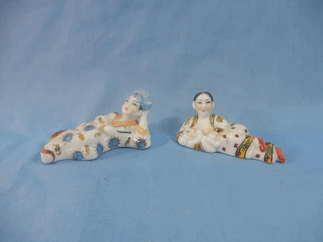 Antique Chinese Porcelain Statues Pair Circa Early 20th Century Retired