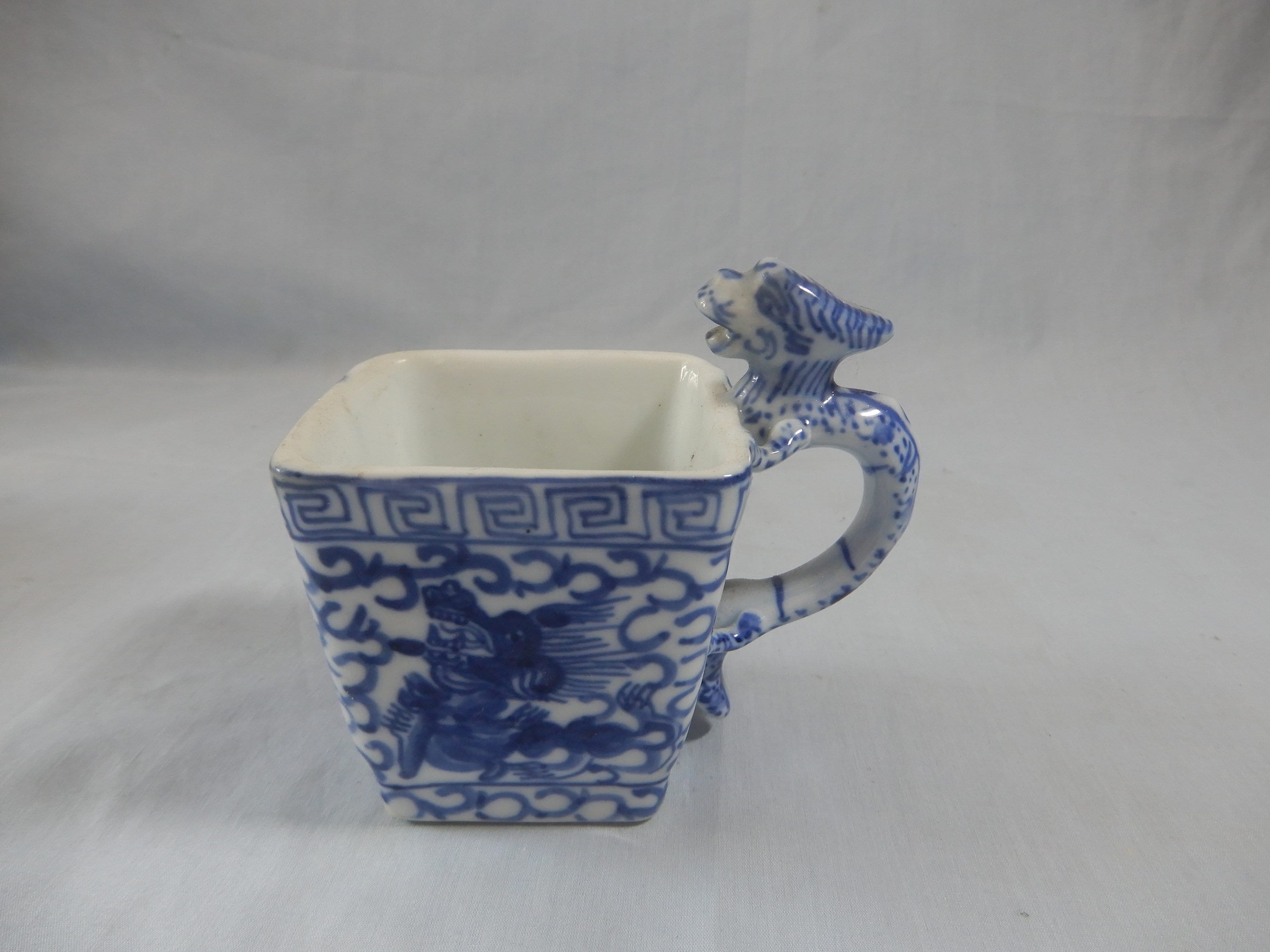 Chinese Chinoiserie Blue White Export Porcelain Tea Cup Chinese Chinoiserie Blue White Export Porcelain Tea Cup