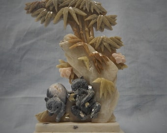 Vintage Chinese steengravures pandabeer bamboebos circa midden 20e eeuw