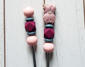 Mauve Highland Cow Amigurumi Sticks