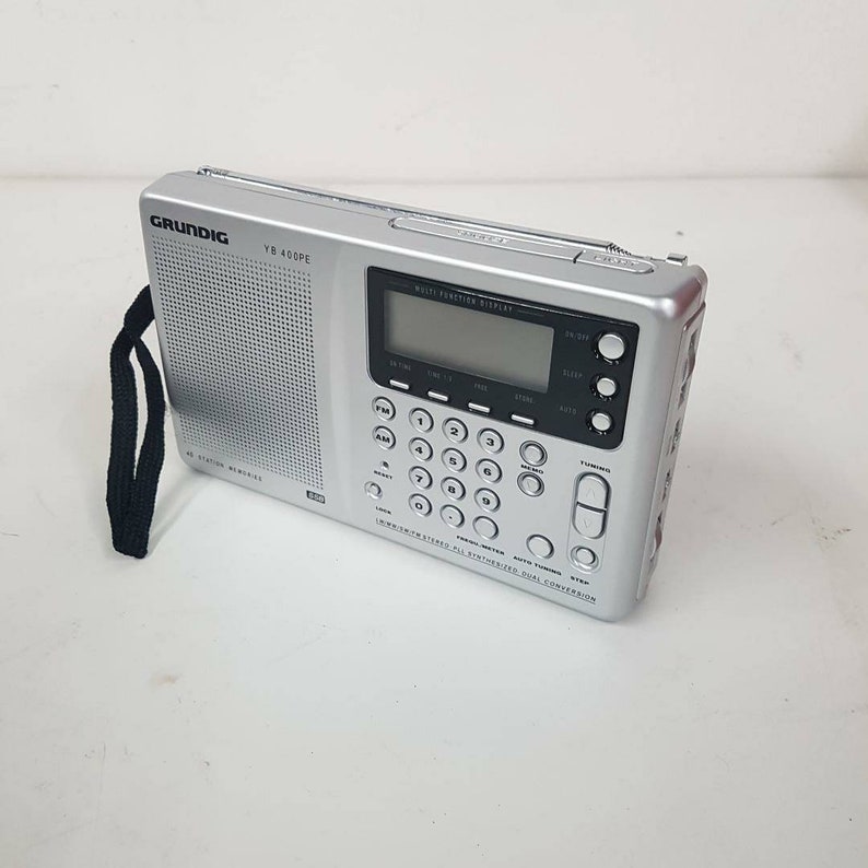 Grundig YB 400 PE world radio receiver