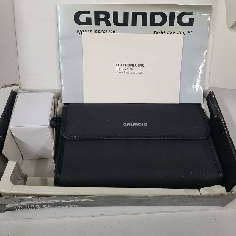 Grundig YB 400 PE world radio receiver