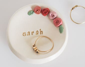 Personalized ring dish - Personalized bridesmaid gift - Custom ring holder - Floral bridesmaid jewelry holder - Gift for her - Sister gift