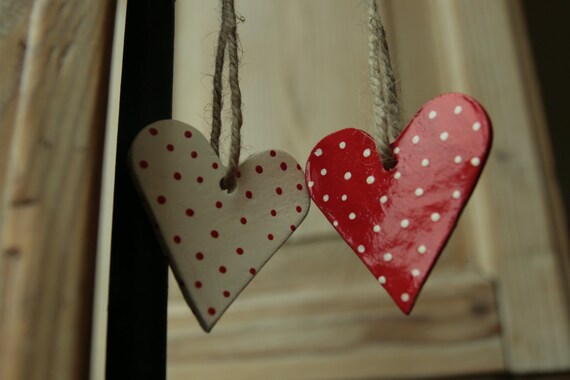 3 Red Rustic Hanging Wooden Love Hearts Great Christmas Decoration Heart & Twine 
