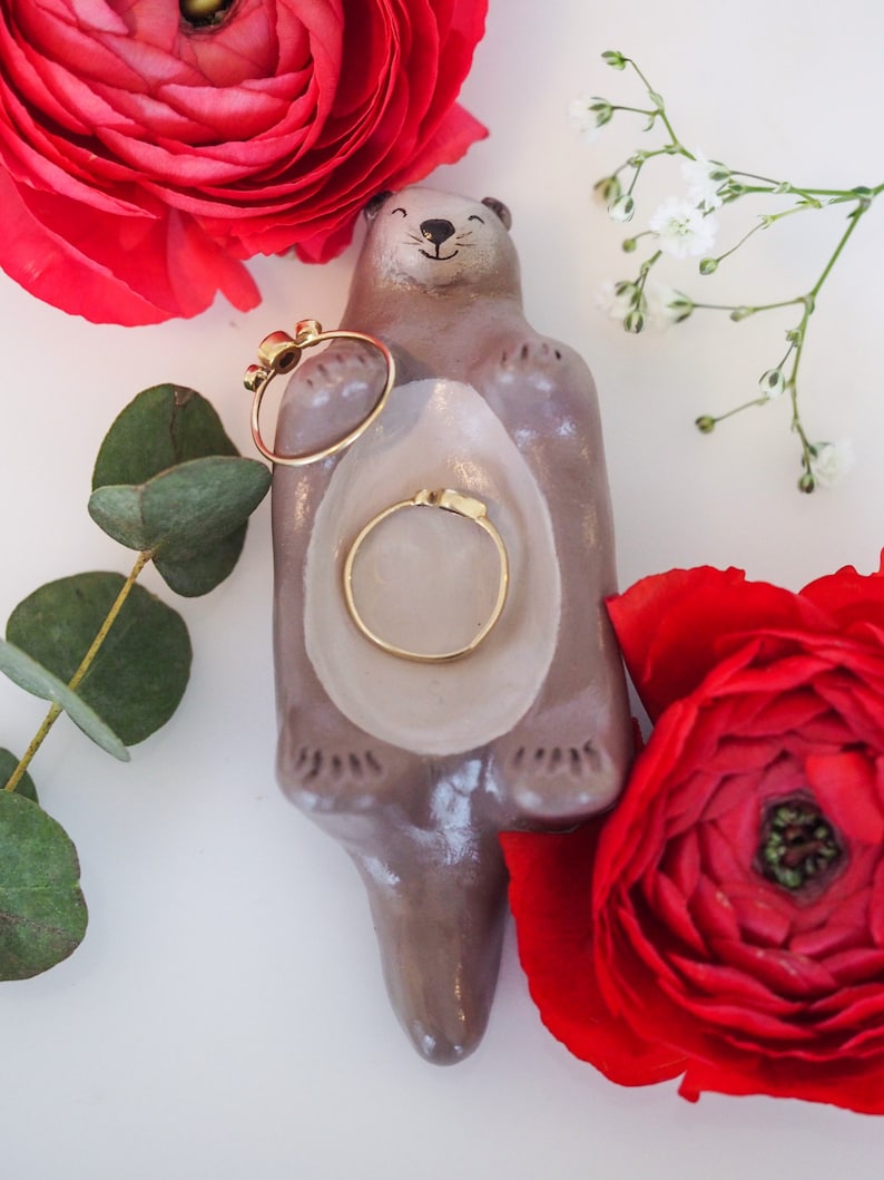 Otter ring holder Significant otter Otter gift Otter jewelry dish Otter birthday gift Otter figurine Otter ornament Gifts for her image 2