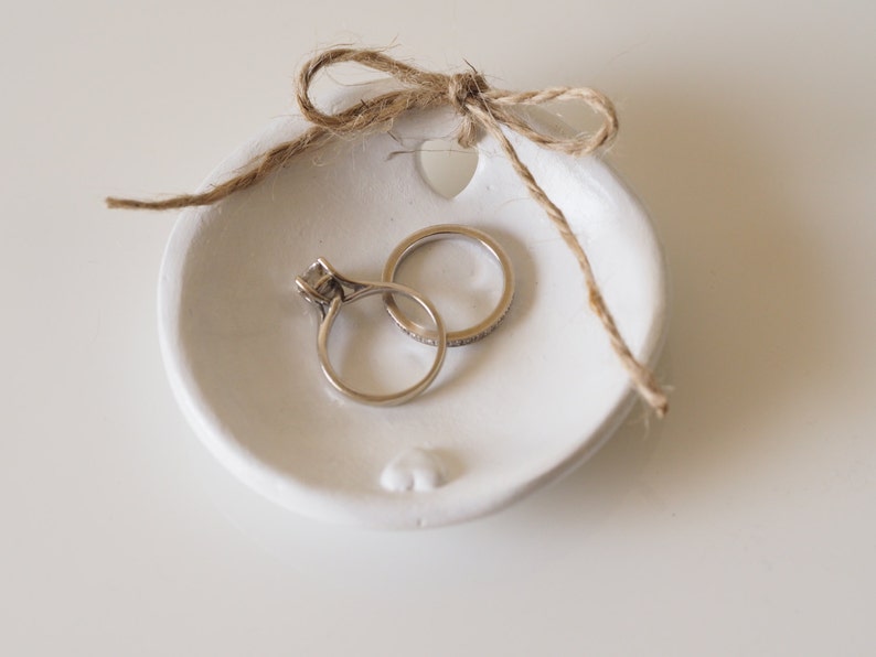 Wedding ring holder Ring bearer pillow alternative Clay ring dish White wedding decor Anniversary present Clay wedding ring dish Natural jute string