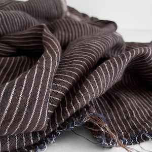 Stilvoller gestreifter Leinenstoff: Stonewashed Braun Nadelstreifen, Oeko-Tex Zertifiziert