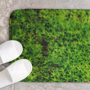 Indulge in Nature with a Green Moss Bath Mat - Unwind in Style and Comfort