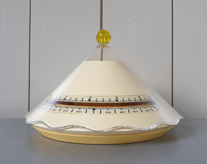 Vintage 1990s GUZZINI Dolly Kitchen Scale Balance Pastel Yellow. Made in Italy. 80s 90s Retro