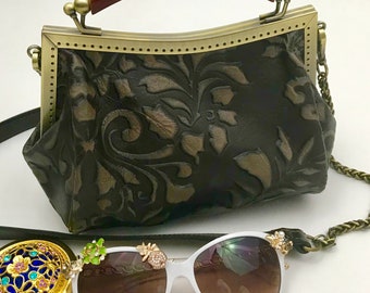 Leather Crossbody Bag, Minimalist Handbag, Leather Purse, Leather Clasp Purse, Leather Handbag with Kiss lock Clasp, Metal Frame Bag!