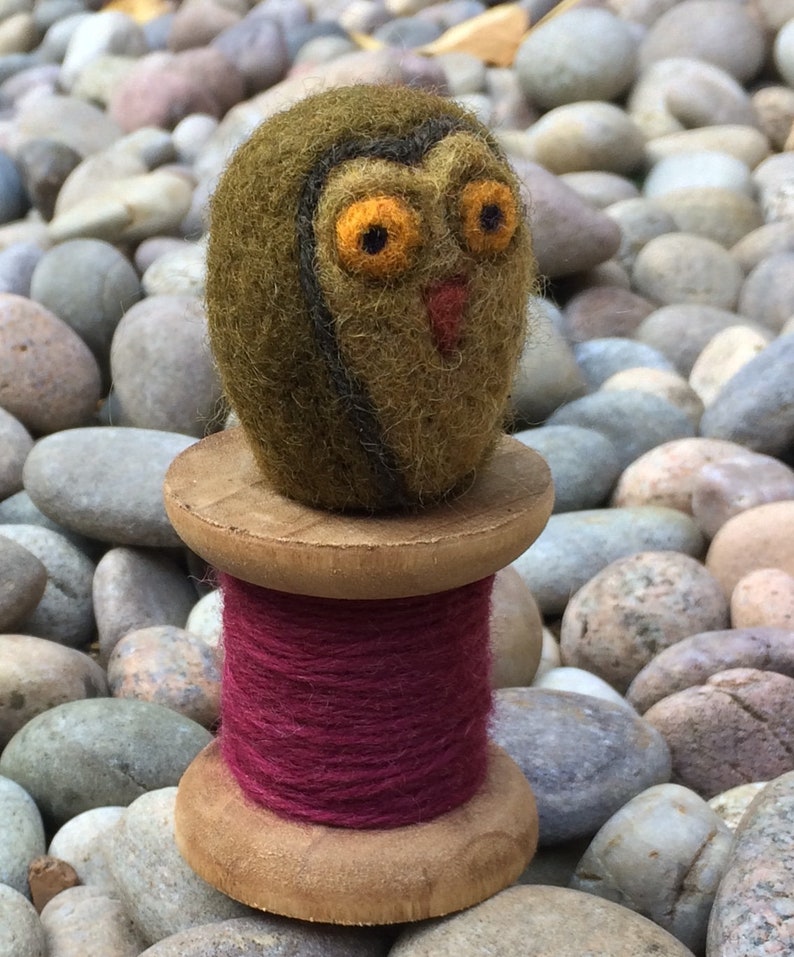 Needle Felted Birds on Cotton Reels Handmade by Velvetmushroom image 3