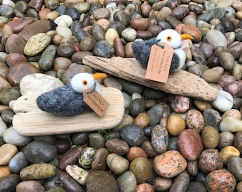 Needle Felted Seagulls on Driftwood - Handmade by Velvetmushroom