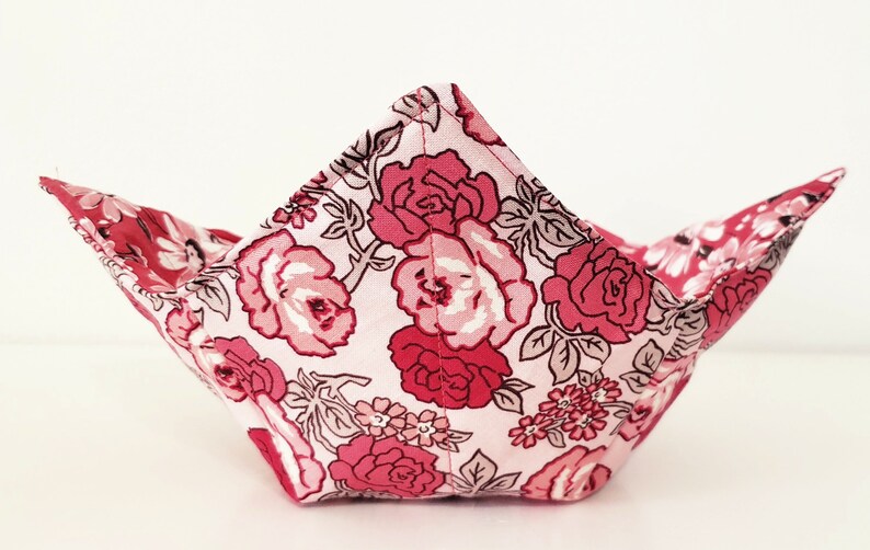 Quilted Hot Pad Red Floral Print 100/% Cotton Reversible Microwave Bowl Cozy