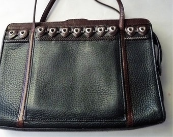 Borsa a tracolla Brighton nera in pelle marrone con cuori
