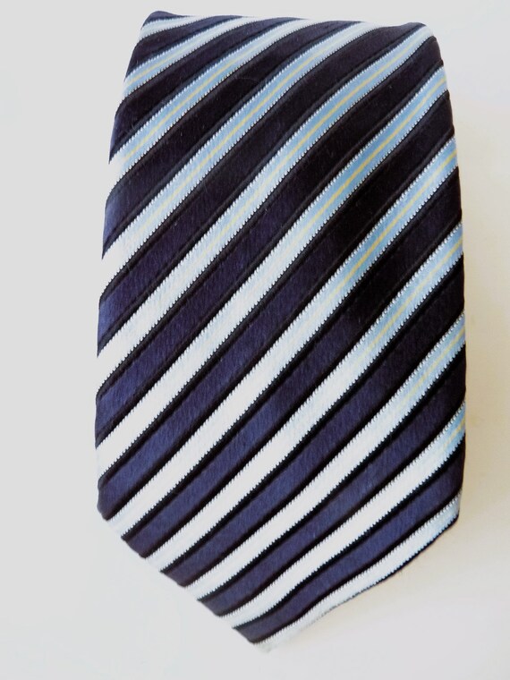 Ermenegildo Zegna luxurious striped blue silk cott