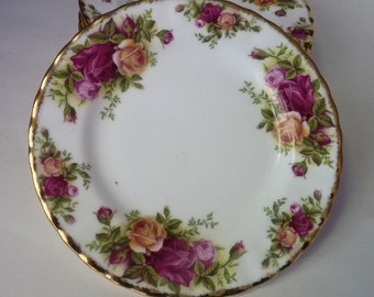 Royal Albert Old Country roses bread butter plate