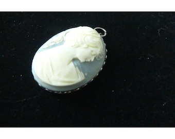 Vintage Blue and White Cameo Pendant Silver Tone Scalloped Oval Charm