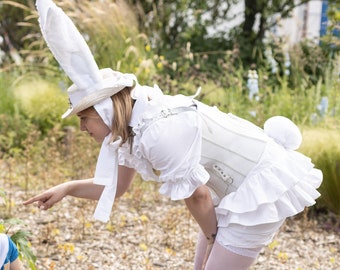 Kostüm White Rabbit mit Hut, Tasche und Lederkorsett Alice im Wunderland