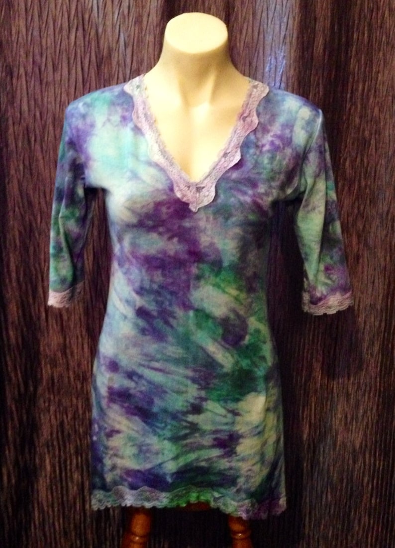 blue and green cotton Lycra Tunic top hand dyed with 34 sleeves and lace edging Aust 12-14 . Purple Size Medium