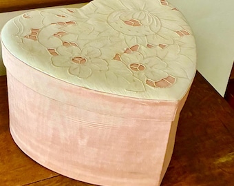 Vintage 1980s Victoria’s Secret Satin Heart Hat Box, Pink Quilted Floral Vanity Box, Romantic Boudoir Storage, Shabby Chic Decor