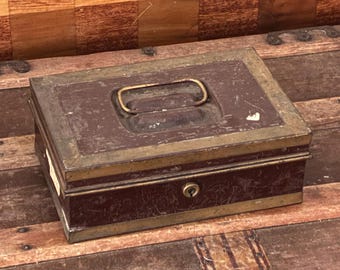 Caja de metal vintage: decoración industrial rústica, pátina envejecida