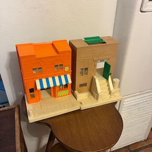 1984 Sesame Street Fold-Up Playhouse – Playskool Mr. Hooper’s Store