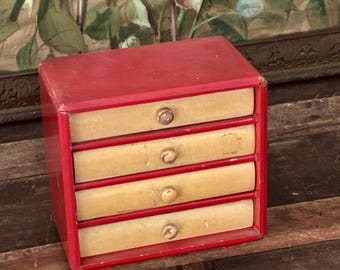 Vintage Nederlandse poppenhuiskist: rode miniatuurkast, Holland Furniture