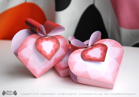 Papier d'emballage cadeau unique en forme de cœur 3D de haute
