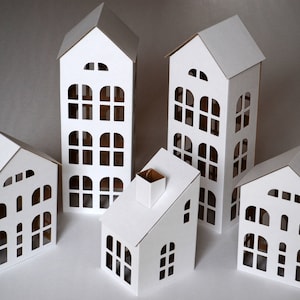 Kit de casa de cartón, 5 casas DIY para hacer un pueblo decorativo, proyecto familiar de inauguración de la casa, escaparate llamativo