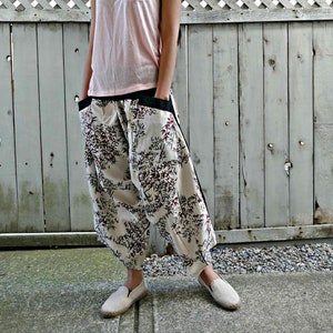 Pantalones Samurai de Hojas de Bambú Rojo/Blanco (Unisex) Cintura Elástica