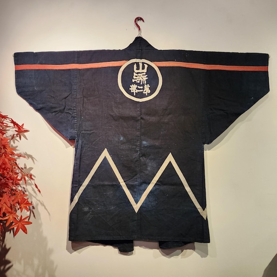 1950年代のヴィンテージの日本の藍染め消防士半纏（色あせ） - Etsy 日本