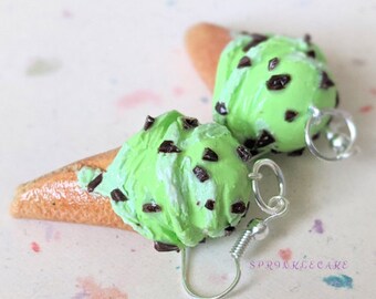 Minze Schokoladenstückchen Eis Ohrringe, Miniatur Essen Schmuck, ungenießbar Schmuck, Kinder Schmuck, Eis Schmuck, Dessert Schmuck