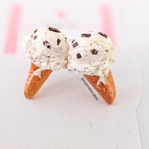 Vanille chip ijs oorbellen, miniatuur voedsel sieraden, junkfood, oneetbare sieraden, ijs sieraden, kawaii sieraden, Kid&#39;s oorbellen