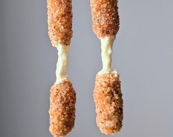 Auseinander gezogene Mozzarella-Käse-Sticks-Ohrringe, Miniaturlebensmittel, ungenießbarer Schmuck, Käse-Schmuck, Geschenke für Feinschmecker