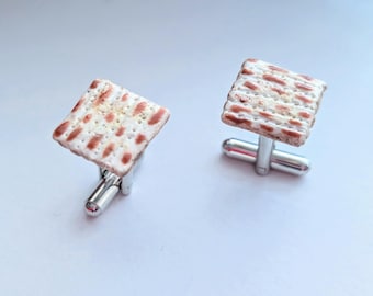 Matzah Manschettenknöpfe, Miniatur Essen Schmuck, jüdisches Essen Schmuck, ungenießbarer Schmuck, Pessach Schmuck, Matze Ohrringe, Kawaii, Matze Manschettenknöpfe