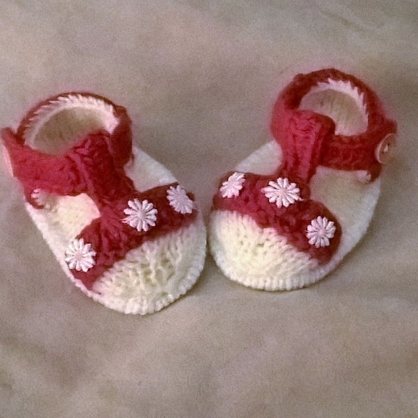 Baby Knitting patterns set of 2 full toe capped baby sandals sizes prem to 6mths