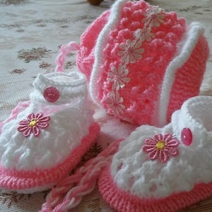 Baby Knitting Patterns: Olivia Shoes, Bonnet and Set of Socks Newborn ...