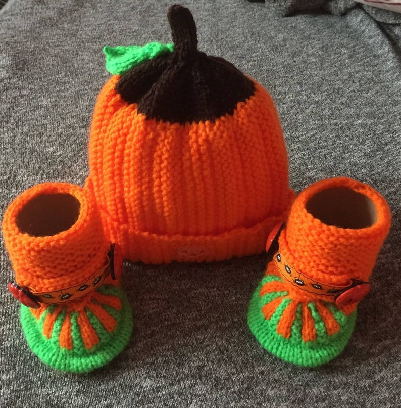 Baby Knitting Patterns Halloween Cardi, Hat, Booties, Nappy Cover 3-9mths image 3