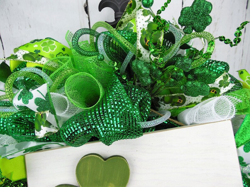 Welcome Door Wreath Lucky Green Wreath Four Leaf Clover Green St Leprechaun Wreath Patty/'s Day Wreath Patrick/'s Day Wreath Welcome St