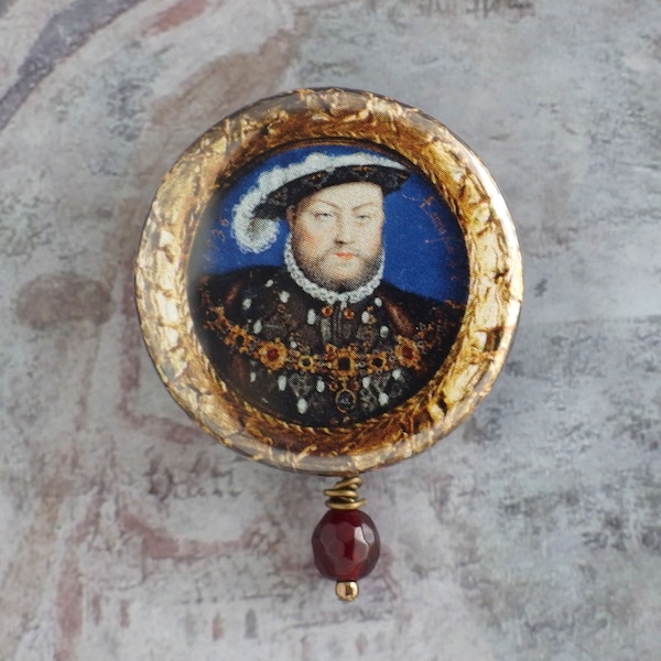 Henry VIII button with jewel, Tudor pinback, Renaissance portrait miniature, Wearable art pin, Unusual gift for history lover, lapel pin