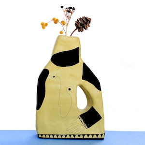 Handmade ceramic sculptural vase, DIY dried flowers, illustrative ceramic pieces, decorative vase, face vase, totems vase, modern vase, folk