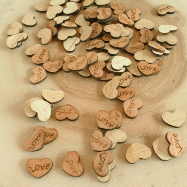 100 Pequeños Corazones "Amor" 0.5" - ¡Pequeños corazones de madera lindos! Confeti de mesa rústica, dispersión de la mesa de la boda, decoración de la boda rústica, boda del granero