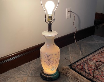 1940&#39;s-60&#39;s Accurate Casting Co Inc, Iridescent Milk Glass Lamp w Gold Floral Design. 3 Way WORKS!, 17.75&quot; To Finial, Excellent VTG Cond.