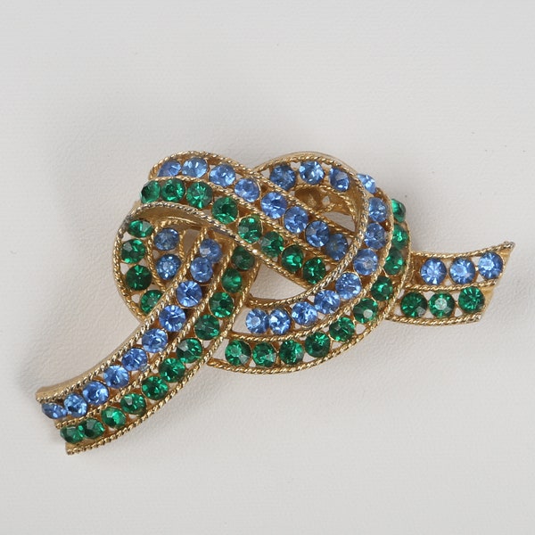 1950's Blue Green Knot Pin LISNER Gorgeous Blue, Emerald Rhinestones Overhand Knot Brooch, Near MINT. Rollover Clasp. Maker Mark on Back.